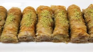طريقة عمل البقلاوة المصري خطوة بخطوة
